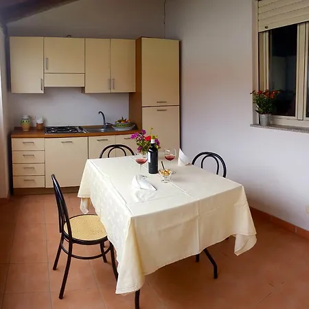 Tindari Village * フルナリ