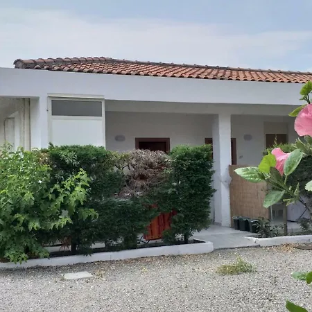 Tindari Village * 푸르나리