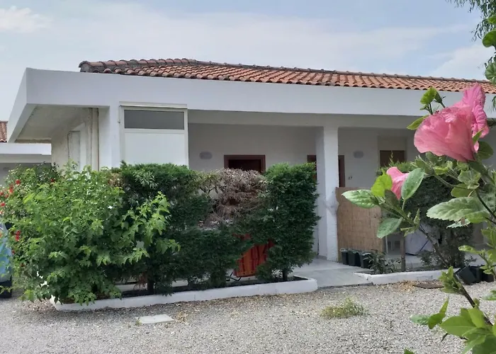 Tindari Village * 푸르나리